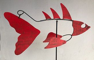 Kinetic Wind Art, Fish Sculptures, Fish Mobile, Windmill Art, Wind Art, Metal Artwork Wall, Wind Sculptures, Flying Fish, Metal Fish