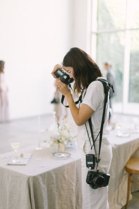 Photographer At Work, Photography Business Aesthetic, Photographer Behind The Scenes, Workshop Business, Photographers Office, Focus On Self, Workshop Photography, Creative Photoshoots, Usa Life