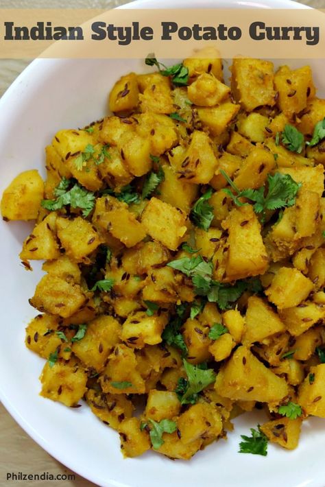 Indian Potato Recipes, Potato Curry Recipe, East Indian Food, Curry Recipes Indian, Potato Curry, Tasty Vegetarian Recipes, India Food, Curry Recipe, Potato Dishes