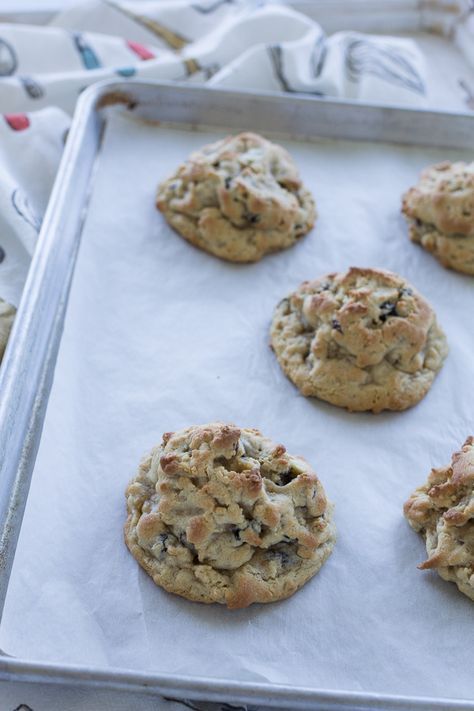 A Bountiful Kitchen: Levain Bakery Oatmeal Raisin Cookie - Levain Bakery in New York City makes a serious oatmeal cookie. Thick and chewy, filled with raisins and big enough to be a meal replacement. It's perfect for make ahead, as well as enjoying on the day of baking. Oatmeal Raisin Cookie Recipe, Raisin Cookie Recipe, A Bountiful Kitchen, Levain Cookies, Bountiful Kitchen, Cookie Ingredients, Oatmeal Raisin Cookie, Raisin Cookie, Levain Bakery