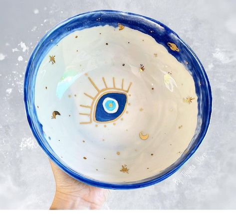 Pottery Painting Ideas Evil Eye, Evil Eye Ceramic Bowl, Celestial Pottery Painting Ideas, Evil Eye Pottery Painting, Evil Eye Ceramics, Evil Eye Pottery, Ceramic Cafe, Nice Designs, Ceramics Pottery Bowls