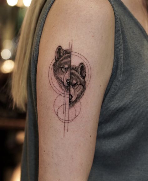 Fineline Geometric Tattoo, Micro Realism Tattoo Design, Micro Realism Tattoo, Micro Realism, Needle Tattoo, Flying Tattoo, Single Needle Tattoo, Two Wolves, Bear Tattoo