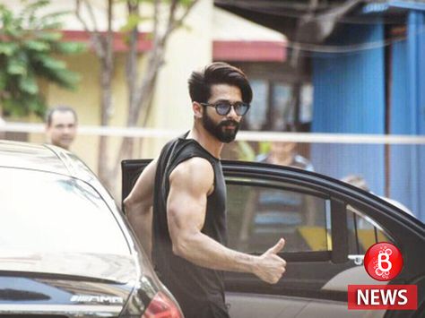 Broccoli, kale, spinach: Shahid Kapoor’s diet plan for ‘Padmavati’ is a gruelling one Mens Hairstyles With Beard, Gents Hair Style, Gym Pictures, Bollywood Hairstyles, Beard Hairstyle, Short Beard, Shahid Kapoor, Men Haircut Styles, Cool Hairstyles For Men