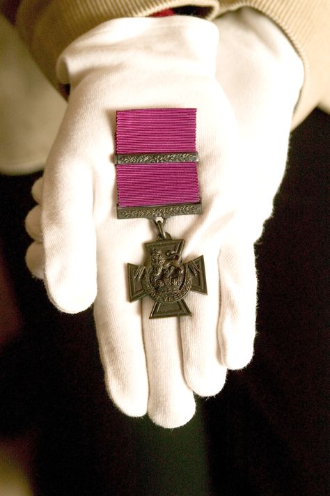 the victoria cross is the highest award of honour that you can get in the face of the enemy - this is every combat soldiers dream medal and what they strive towards The Adventures Of Huckleberry Finn, Military Decorations, Parachute Regiment, Victoria Reign, Cross Medal, Adventures Of Huckleberry Finn, Military Medals, Military Insignia, British Soldier