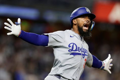 Dodgers' Teoscar Hernández crushes grand slam, drives in 6 to topple Yankees Mlb Dodgers, Fantasy Hockey, Yasiel Puig, Backyard Baseball, About Football, International Football, Shaquille O'neal, Mlb Teams, The Outfield