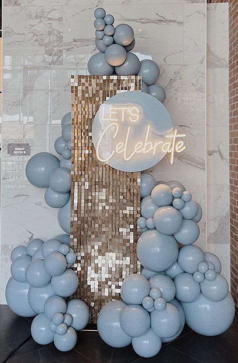 Upscale Balloon Decor, Pavilion Birthday Decor, Balloon Stage Decor, Photo Wall For Party, Corporate Balloon Decor, Balloon Photoshoot Ideas, Small Balloon Garland, 30th Birthday Backdrop, Festa All Black