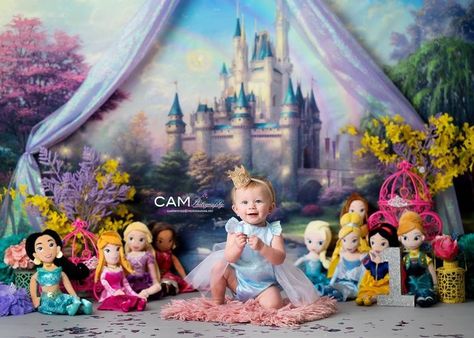 Disney Baby Princess Photo Shoot, Photo Theme, Princess First Birthday, Disney Princess Castle, Cake Smash Theme, Disney Princess Babies, Disney Birthday Cakes, Tema Disney, 1st Birthday Photoshoot