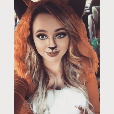 Fox make up! Instagram-brittneyskelly Easy Fox Costume For Women, Fox Halloween Makeup For Women, Womens Fox Costume, Cute Fox Makeup, Fox Make Up Halloween, Diy Fox Costume Women, Fox Eye Makeup Halloween, Easy Fox Makeup Halloween, Fox Halloween Costume For Women