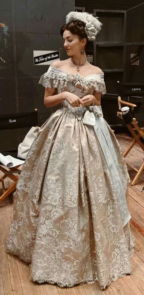 Classical Era Dress, 1800s Style Dresses, Royal Ball Gowns Victorian, 1800 Victorian Dress, 1800 Halloween Costumes, England 1800s Fashion, Ball Gown 1800, 1800s Princess Dress, 1800s Dress Aesthetic