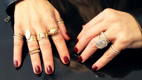 How To Wear Rings À La Rachel Zoe: When it comes to piling on the accessories, our glamorous EIC Rachel Zoe has never been shy, especially when it comes to stacking rings. The key to wearing several pieces without looking overdone is to make sure you’re working with the top shelf of your jewelry box, meaning stick to the delicate, heirloom pieces. Diamond stacking rings, ruby-eye snakes and engraved signet rings are diverse styles that all play off each other and mix beautifully when worn togeth Rachel Zoe Jewelry, Prettiest Engagement Rings, Rachel Zoe Style, Wear Rings, Pretty Engagement Rings, How To Wear Rings, Bling Ring, Fashion 2014, The Zoe Report