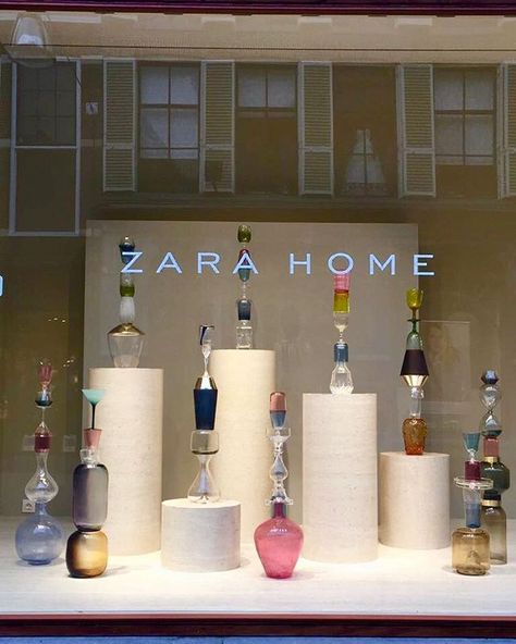 Product Window Display, Retail Shop Window Display, Homeware Window Display, Zara Home Display, Pottery Window Display, Zara Window Display, Zara Home Window Display, Small Window Display, Abstract Art Projects