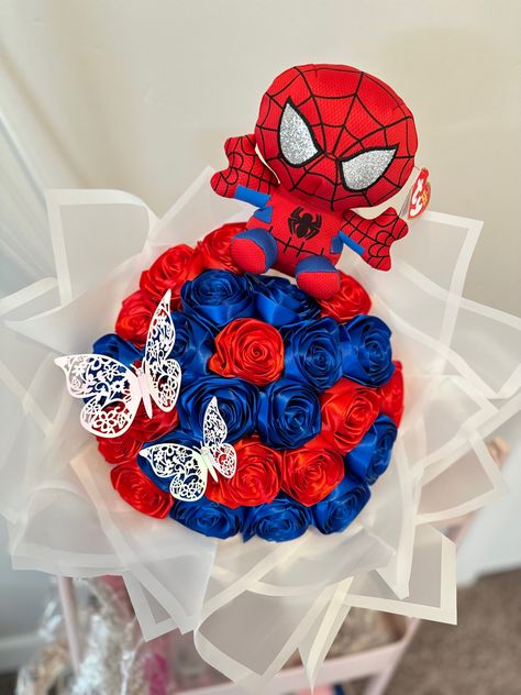 Ribbon Flowers Bouquet Spiderman, Flower Bouquet Ideas For Men, Spider Man Rose Bouquet, Spiderman Eternal Bouquet, Eternal Roses For Boyfriend, Ribbon Roses Bouquet For Boys, Spiderman Rose Bouquet, Stitch Eternal Rose Bouquet, Spider Man Eternal Roses