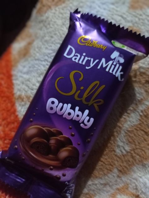 Chocolate dairy milk bubbly indooor pin Dairy Milk Bubbly Chocolates, Dairy Milk Snapchat, Dairy Milk Bubbly, Dairy Milk Chocolate Snap, Jatt Life Logo, Cafe India, Milk Photography, Novel Aesthetic, Dairy Milk Silk