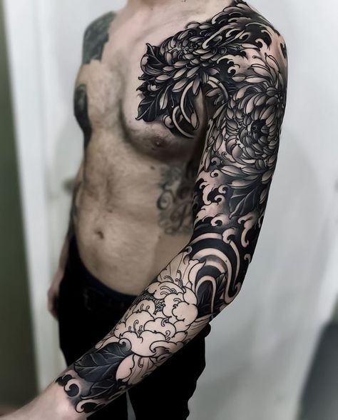 Japanese Black And Grey Tattoo, Grey Tattoo Sleeve, Tatuajes Irezumi, Tato Flash, Bodysuit Tattoos, Black And Grey Tattoos Sleeve, Mangas Tattoo, Black Art Tattoo, Black And Grey Tattoo