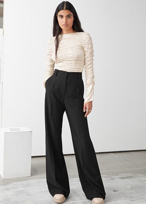 & Other Stories Wide Flared Trousers Black Trousers Outfit Winter, Flared Trousers Outfit, Black Trousers Outfit, Wide Leg Trousers Outfit, Oversized Trousers, Trousers Outfit, Trouser Outfit, Flared Trousers, Black Trousers