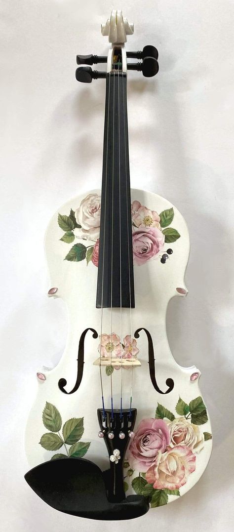 Rozanna's Violins Rozanna's Rose Delight Violin Outfit Beautiful Violin, Violin Outfit, Violin Instrument, Violin Design, Violin Art, Instruments Art, Violin Case, Pearl Decorations, Violin Music