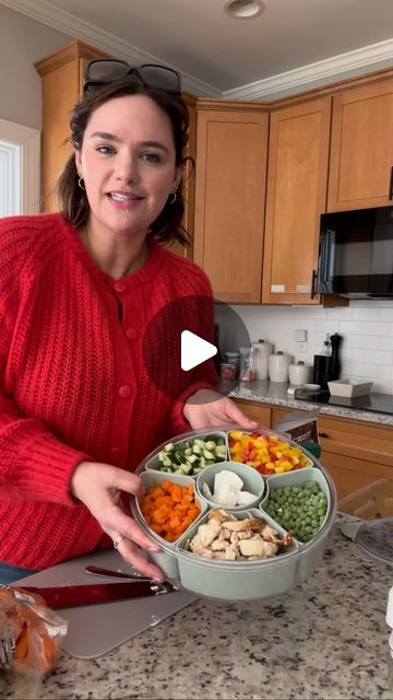 Maddy Gutierrez | Manhattan Mom on Instagram: "I’m determined to make the at home salad bar a thing 🥗 What should I put in it next week?" At Home Salad Bar In Fridge, Home Salad Bar Ideas, Salad Station Ideas, At Home Salad Bar, Fridge Salad Bar, Home Salad Bar, Salad Bar At Home, Salad Bar Ideas, Diy Salad Bar