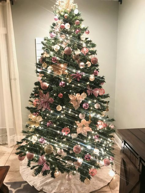 Pink & gold Pink And Gold Decor, Mini Gold, White Ornaments, Small Christmas Trees, Gold And Pink, Green Christmas Tree, Mini Christmas Tree, Christmas 2024, Gold Decor