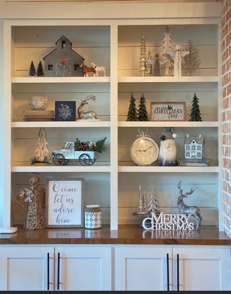 Christmas Decor On Bookshelves, Christmas Shelving Decor, Christmas Decor Ideas For Bookshelves, Christmas Decor For Built In Shelves, Bookshelf Christmas Decorating Ideas, Christmas Decor Built In Shelves, Christmas Bookshelf Decorating Ideas, Christmas Built In Shelves Decor, Bookcase Christmas Decor