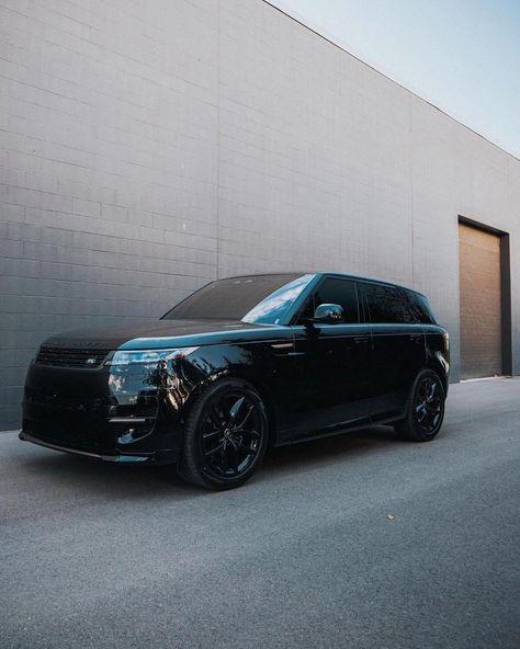 Black Suv Aesthetics, Range Rover Sport Aesthetic, Range Rover Aesthetic, Range Rover Sport Black, New Range Rover Sport, Modded Cars, Range Rover Black, Cars Funny, Range Rover Car