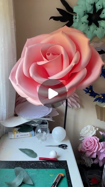 Giant Paper Rose Template Free, How To Make Roses Out Of Paper, Big Flowers Diy, Foam Flowers Diy, Diy Flower Decorations, Paper Flowers Giant, Giant Paper Flower Backdrop, Giant Paper Flower Tutorial, Giant Flowers Diy