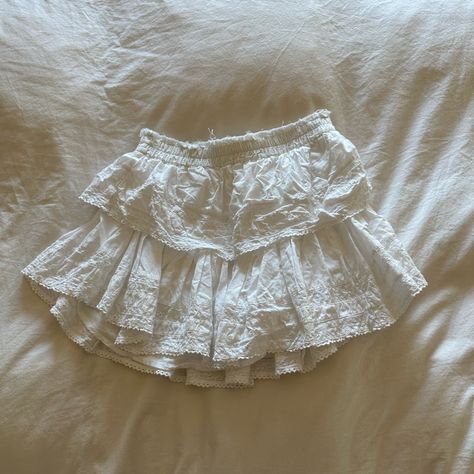 Mini White Brand New With Tags Size Small Love Shack Fancy Skirts, White Tiered Mini Skirt With Floral Print, White Loveshackfancy Skirt, Loveshackfancy Skirt, White Bohemian Mini Skirt, Relaxed Fit, Thrift Manifest, White Brand, Clothing Inspiration, Sicily