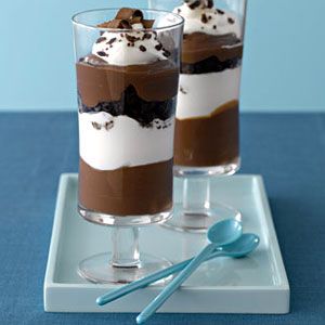 Cookies and Cream Parfaits - Delish.com Cookies And Cream Parfait Recipe, Cookies And Cream Cheesecake, Cheesecake Parfaits, Chewy Chocolate Cookies, Chocolate Pudding Recipes, Parfait Recipes, Pudding Desserts, Indulgent Desserts, Creamy Chocolate