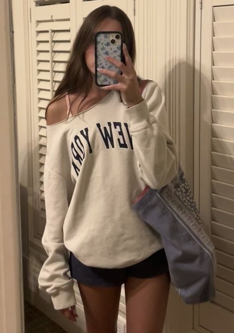 Cool Sweatpants, Sweatpants Outfit Ideas, Sweatpants Outfits, Cozy Sweatpants, Baggy Sweatpants, Sweatpants Outfit, Outfit Inspo Casual, Fit Check, Right Now