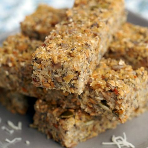 Energy Bars Homemade, Energy Bars Recipe, Chocolate Protein Bars, Vegetable Bread, Best Protein Bars, Protein Bars Homemade, Protein Bar Recipes, Energy Bar, Low Carb Protein