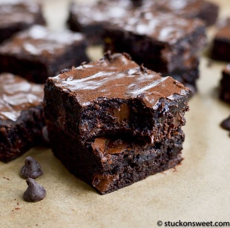 Best Fudge Brownie Recipe (with a secret ingredient!) - Stuck On Sweet Chocolate Fudge Brownies Recipe, Pandowdy Recipe, Fudgy Brownies Recipe, Yummy Brownies, Best Fudge, Recipe Stand, Fudge Brownie Recipe, Peach Raspberry, Fudgy Brownie Recipe