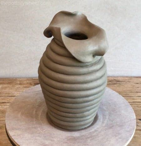 Large Coil Pots Pottery Ideas, Clay Coil Projects, Ceramic Coil Pots, Coil Pots Ideas, Coil Vessels, Coil Vase, Coil Pot, Coil Pottery, Coil Pots