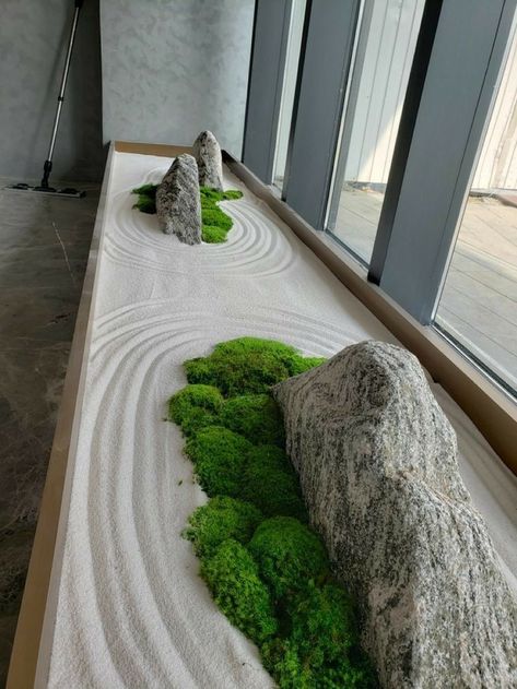 Japanese Zen garden Backyard Meditation Garden, Jardin Zen Interior, Indoor Japanese Garden, Indoor Zen Garden, Small Zen Garden, Japanese Garden Landscape, Zen Interiors, Mini Zen Garden, مركز ثقافي