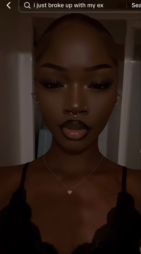 Prom Make Up Looks Natural, Black Lip Liner Makeup, Brow Lip Combo, Dark Skin Lips, Different Aesthetic Makeup Looks, Dark Lip Combos For Dark Skin, Eyebrow Plucking Guide, B Day Makeup, Black Upper Lip Makeup