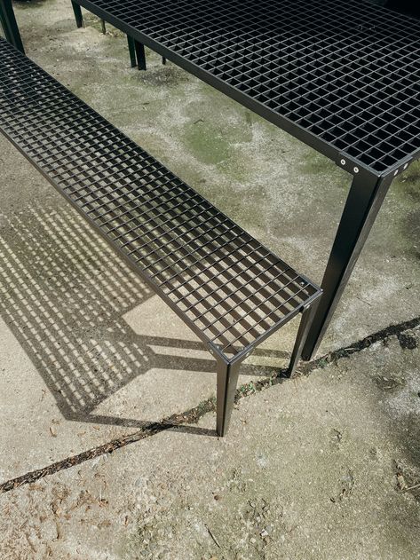 Outdoor Cafe Furniture, Rey Chair, Table And Stools, Metal Outdoor Furniture, Metal Bench, Outdoor Cafe, Urban Furniture, Diy Metal, Metal Projects