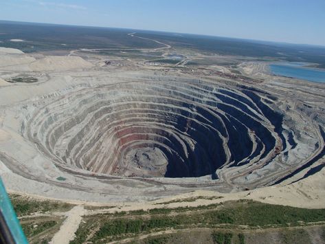 Most Incredible Open-Pit Mines: Udachnaya Diamond Mine (source: wiki) Solar Panel Technology, Diamond Mine, Open Pit, Diamond Mines, Les Continents, Arctic Circle, World Pictures, Jolie Photo, Sochi