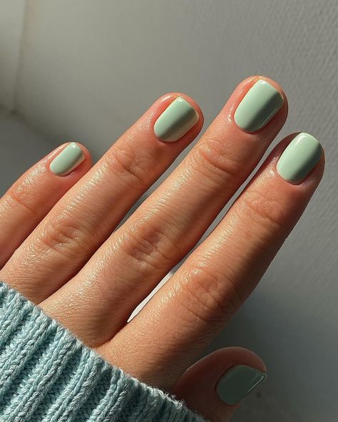 The Best Spring Nail Trends 2022 to Inspire You Trending Short Nails 2023, Spring Nails 2022, Mint Green Nails, Flag Nails, Nails Styles, 2022 Nails, Short Fake Nails, Nail Color Trends, Makeup 101