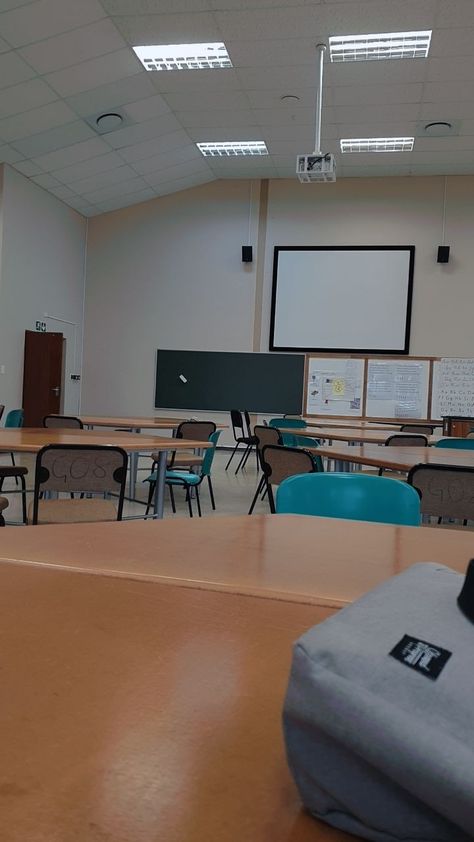 Lecture Hall, Lectures Hall