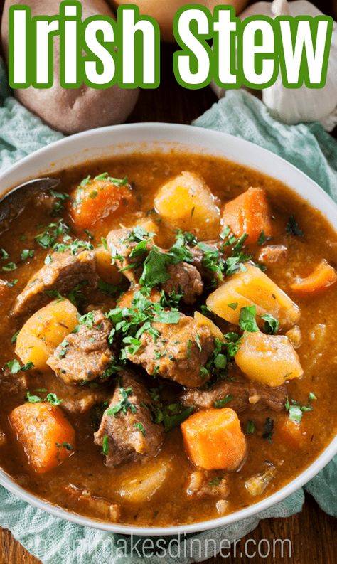 Easy Irish Stew, Traditional Irish Stew, Irish Lamb Stew, Irish Stew Recipe, Irish Recipes Authentic, Lamb Stew Recipes, Irish Beef Stew, Irish Desserts, Irish Cooking