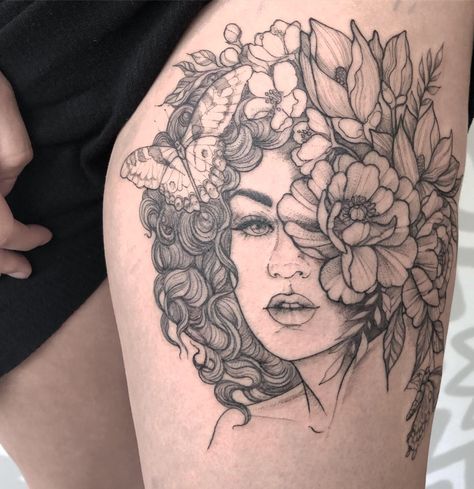 Flowergirl tattoo by Manon @LeNouTattou Curly Hair Woman Tattoo, Afro Latina Tattoo Ideas, Curly Hair Tattoo, Curly Tattoo, Baddie Tats, Small Dope Tattoos, Goddess Tattoo, Black Girls With Tattoos, Tattoo Designs For Girls