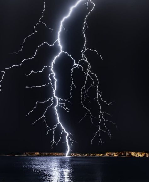 10 Spiritual Meanings of Thunderstorms: Is it a bad sign? Storm Wallpaper, Rain And Thunder Sounds, Sound Of Thunder, Rain Sounds For Sleeping, Rain And Thunder, Thunder And Lightning, Sound Of Rain, Lightning Strikes, White Noise