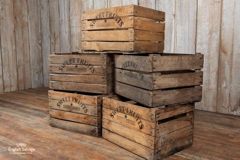 Vintage Wooden Crates, Vintage Crates, Vegetable Crates, Crate Ideas, Girls Wall Decor, Apple Crates, Apple Boxes, Shipping Crates, Fruit Crate