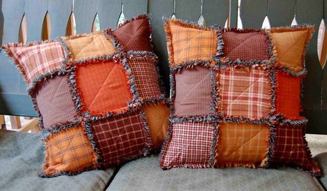 Quilted Pillows Diy, Rag Quilt Pillow, Tshirt Quilt Tutorial, Autumn Pillows, 2023 Apartment, Quilt Pillows, Rag Quilt Tutorial, Pretty Pillows, Quilted Pillow Covers