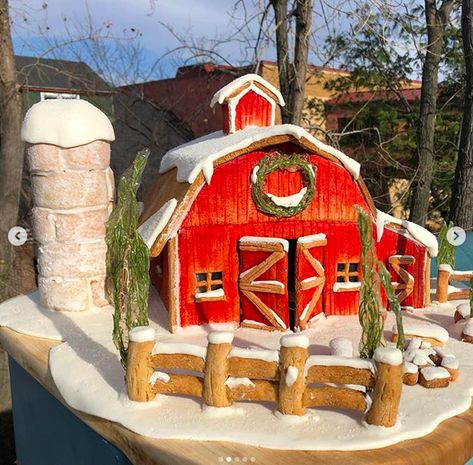 Gingerbread Farm, Barn Gingerbread House, Homemade Gingerbread House, Gingerbread House Template, Christmas Contests, Gingerbread House Recipe, Gingerbread House Cookies, Gingerbread House Designs, Gingerbread Christmas Decor