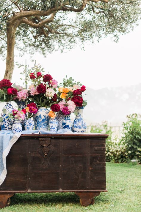 Chinoiserie Wedding, Chinoiserie Vase, Boda Mexicana, Boho Chic Wedding, Chinoiserie Chic, American Wedding, Mexican Wedding, Blue And White China, Chinese Wedding