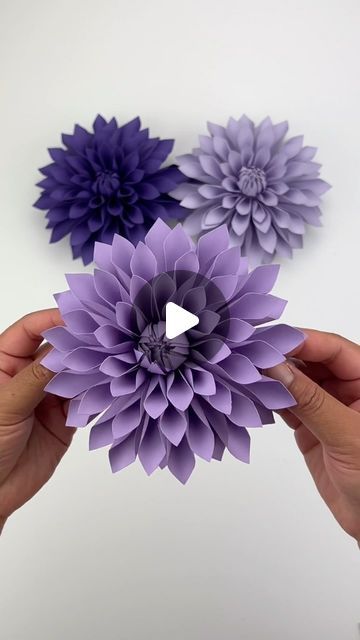 Craft Paper Flowers Diy, Cricut Paper Flower Bouquet, Paper Flowers Pattern, Folding Paper Flowers Diy, New Flower Bouquet Ideas, How Do You Make Paper Flowers Diy Crafts, Making Paper Flowers Tutorials, Diy Dahlia Paper Flower, Diy Paper Dahlia