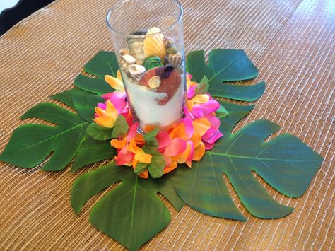 Centerpiece for Moana/Polynesian birthday party Moana Centerpieces, Moana Birthday Party Theme, Moana Theme Birthday, Lilo En Stitch, Festa Moana Baby, Moana Themed Party, Tropical Birthday Party, Luau Party Decorations, Hawaiian Party Decorations