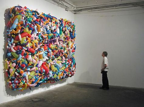 696f1318dba2834344dff9a071cf00cf Overlapping Art, Waste Art, Trash Art, Sustainable Art, Artistic Installation, Plastic Art, Art Curriculum, Wow Art, Recycled Art