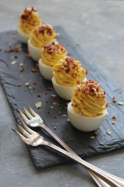 Gourmet Deviled Eggs, Deviled Eggs With Bacon, Eggs With Bacon, Perfect Deviled Eggs, Devilled Eggs Recipe Best, Devilled Eggs, Bacon Deviled Eggs, Bacon Potato, Potato Chip