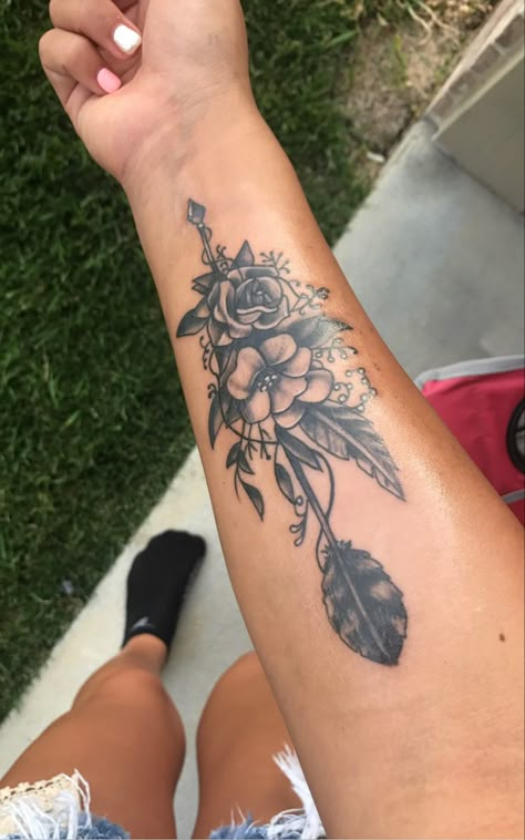 Arrow And Flower Tattoos For Women, Boho Forearm Tattoo, Western Tattoos For Women Forearm, Women Forearm Sleeve, Feather Tattoo Women, Cute Western Tattoos For Women, Arrow And Flower Tattoo, Under Forearm Tattoo Women, Arrow With Flowers Tattoo