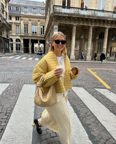 Butter yellow is definitely Spring 2024 hottest color, and here's proof Anne Laure Mais, Japan Outfits, Summer 2024 Fashion, Extreme Fashion, Fashion Trend Forecast, Butter Yellow, Streetwear Summer, Yellow Outfit, Mode Ootd